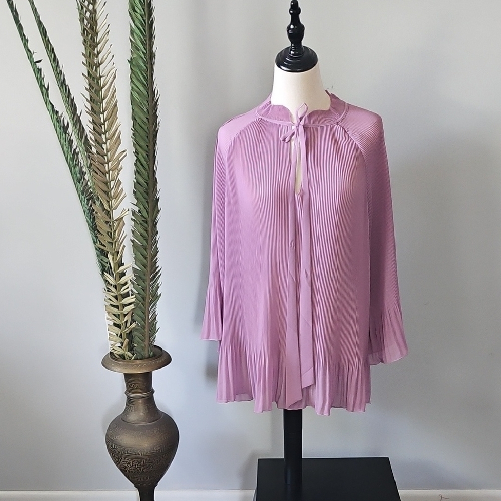Roaman's Elegant Pleated Lavendar Blouse NWOT